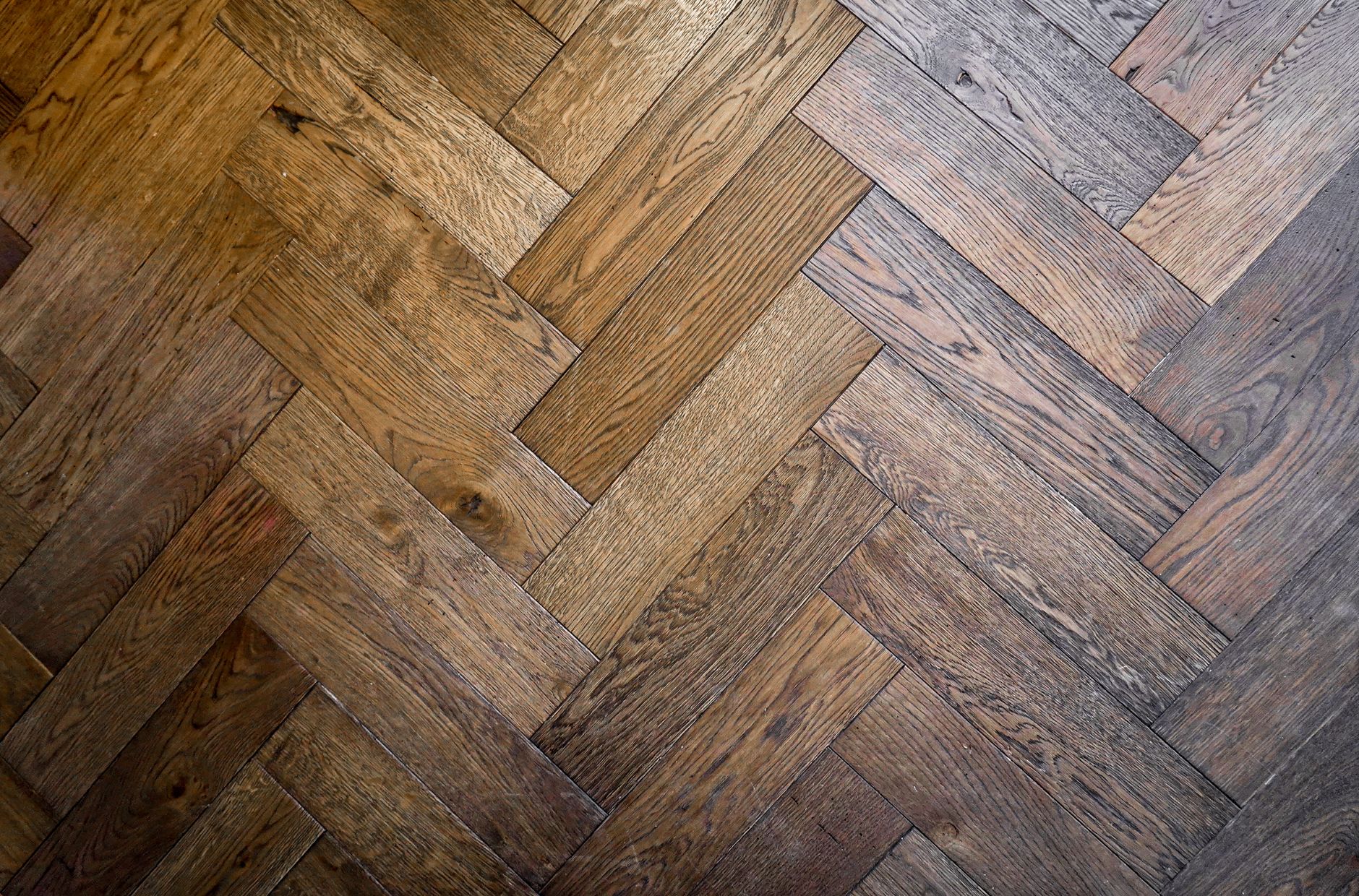 Rénovation parquet point de Hongrie Paris 3e – Pose artisanale | Intégrale Design