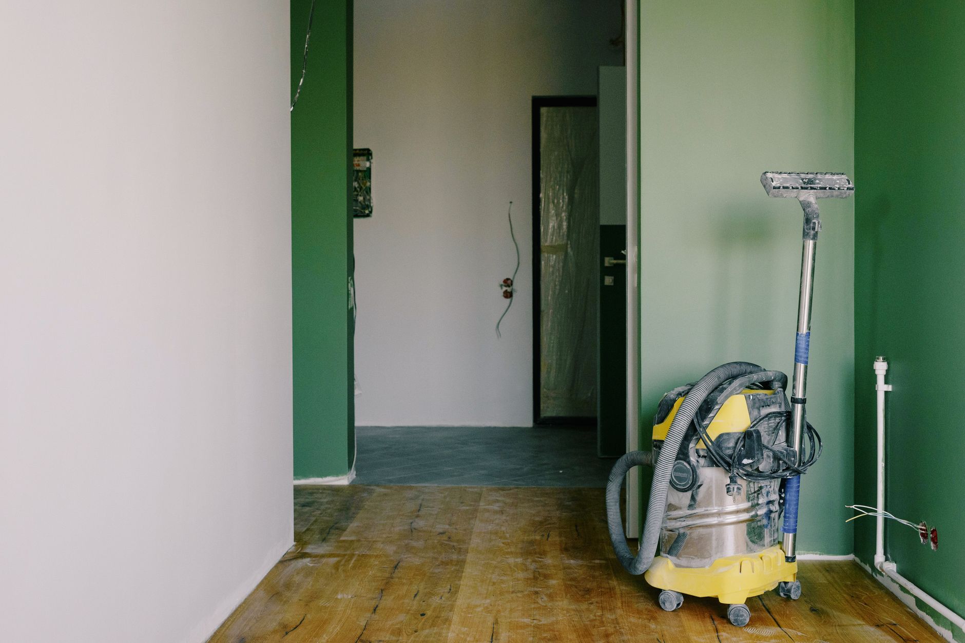 Rénovation appartement Paris 1er – Chantier peinture et finitions | Intégrale Design